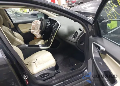 2016 Volvo Xc60 T6 from USA, damaged, VIN YV4902RK9G2852852